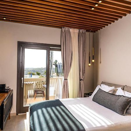 Uma Ray Suites Тира Экстерьер фото