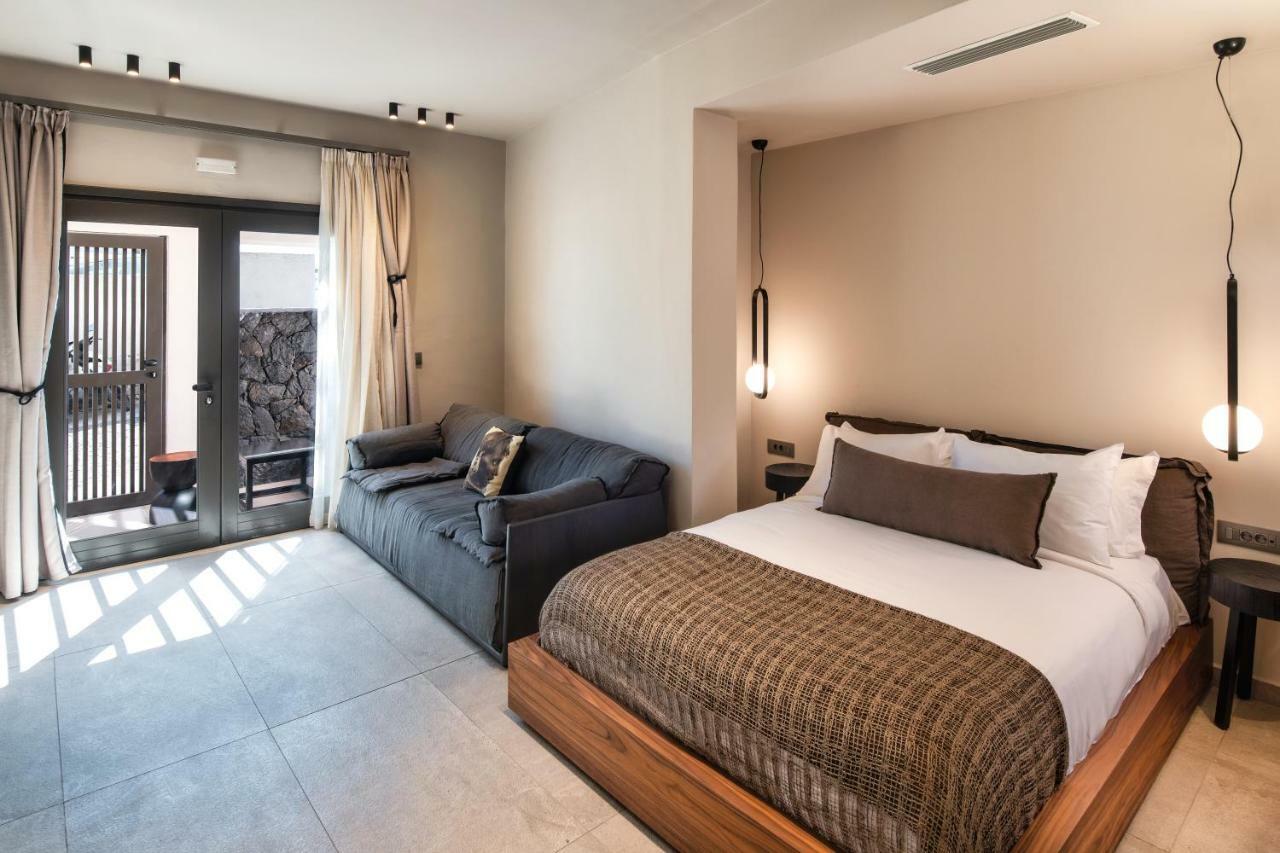 Uma Ray Suites Тира Экстерьер фото
